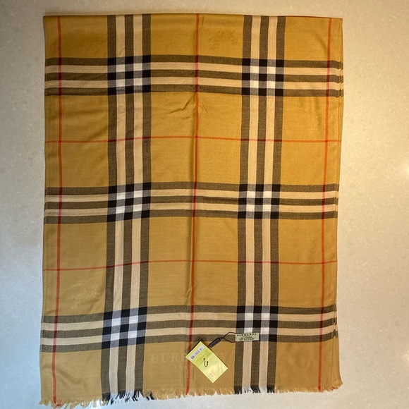 New Burberry Reversible EKD lightvweight Cashmere Scarf beige with tags ⭐️⭐️⭐️⭐️ - Picture 3 of 17